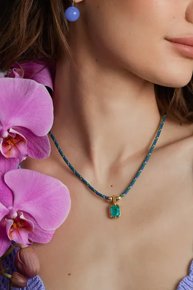 emerald-pendant-orchid-retouch
